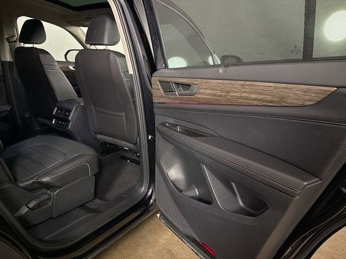 Used 2025 Volkswagen Atlas SEL image 43