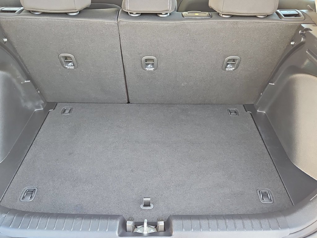 Used 2025 Hyundai Venue SEL FWD image 29