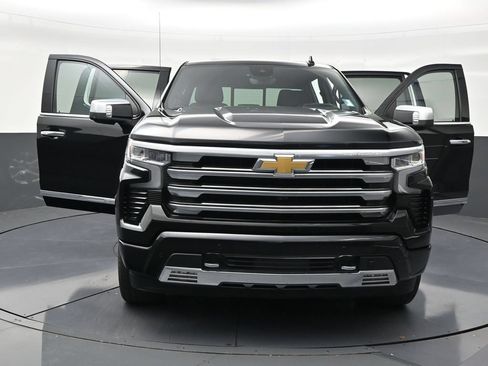 Used 2024 Chevrolet Silverado 1500 High Country AWD/4WD image 34