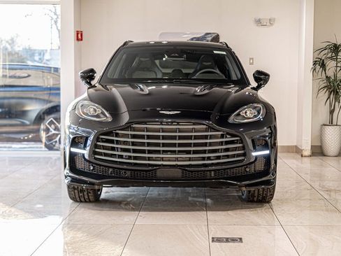 New 2026 Aston Martin DBX 707 image 2