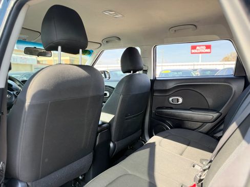 Used 2017 Kia Soul + image 32