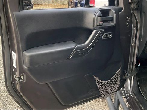 Used 2014 Jeep Wrangler Unlimited Sahara w/ Connectivity Group image 22