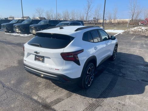New 2026 Chevrolet Trax RS w/ Sunroof Package image 7