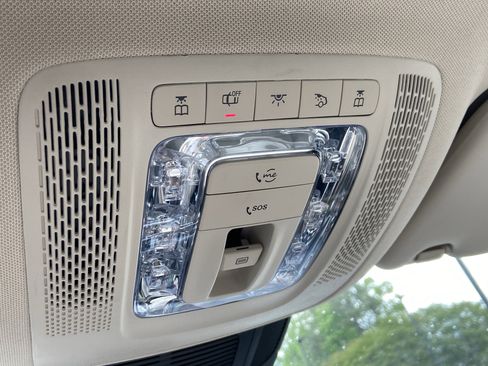 Certified 2025 Mercedes-Benz GLS 450 4MATIC image 39