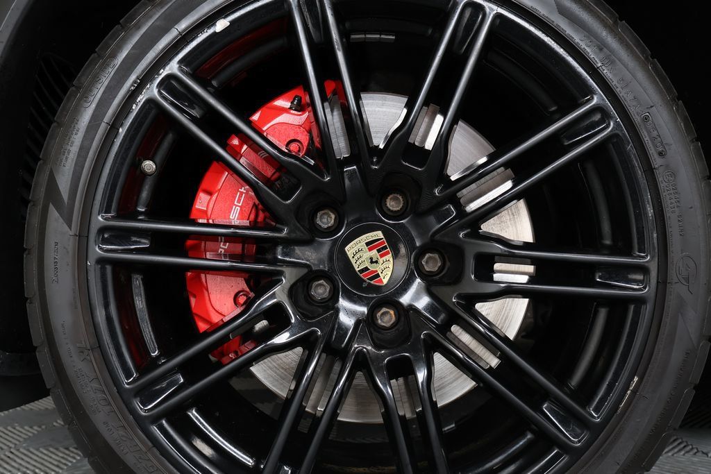 Used 2017 Porsche Cayenne GTS AWD/4WD image 10