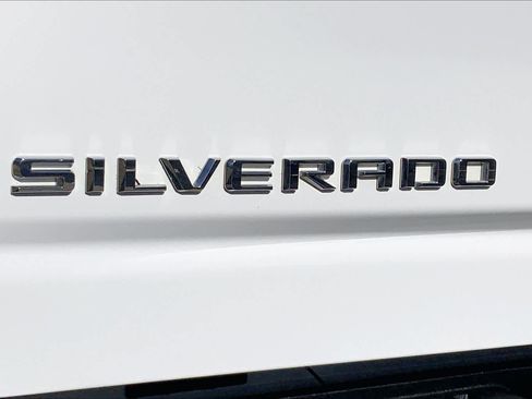 Used 2022 Chevrolet Silverado 2500 LT w/ Convenience Package image 30