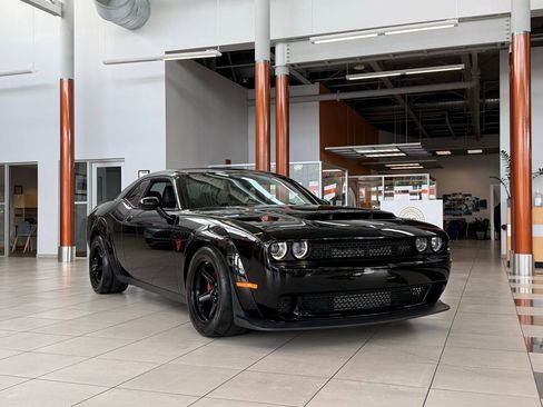 Used 2018 Dodge Challenger SRT Demon RWD image 2
