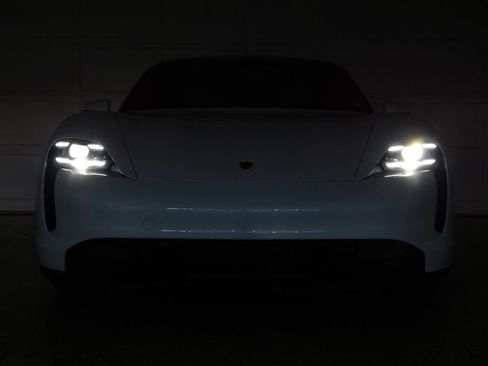 Used 2021 Porsche Taycan 4S AWD/4WD image 18