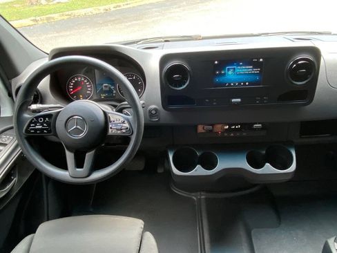 Used 2024 Mercedes-Benz Sprinter 3500 image 21