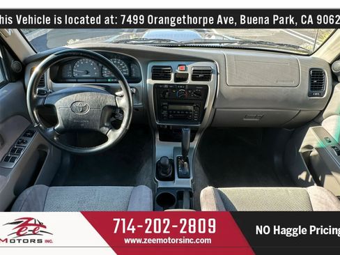 Used 2002 Toyota 4Runner SR5 AWD/4WD image 17