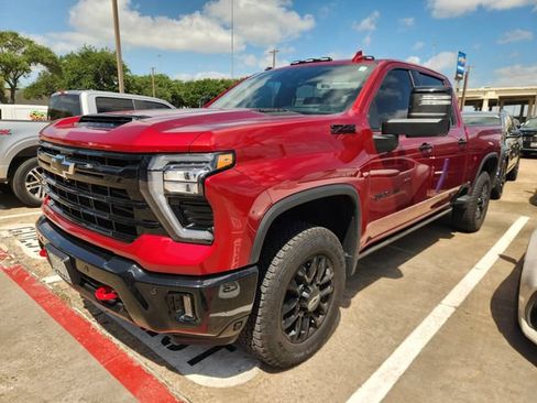 Used 2026 Chevrolet Silverado 2500 LTZ w/ LTZ Plus Package AWD/4WD image 2