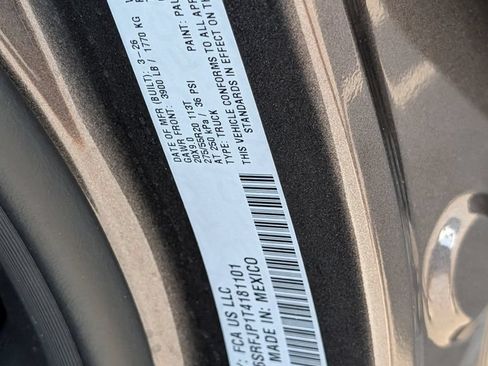 Used 2026 RAM 1500 Laramie AWD/4WD image 33