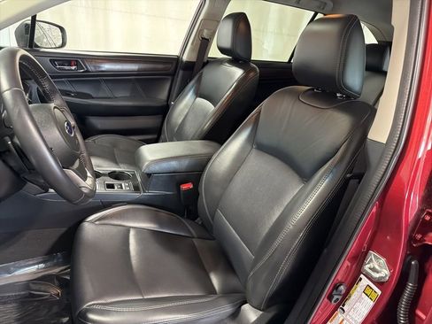 Used 2019 Subaru Outback 2.5i Limited AWD/4WD image 5