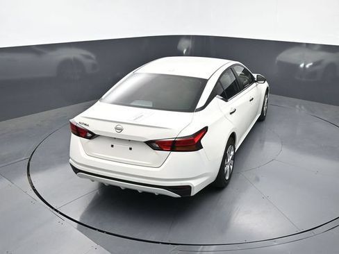 Used 2025 Nissan Altima 2.5 S FWD image 22