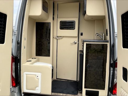 Used 2022 Mercedes-Benz Sprinter 2500 image 34