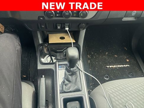Used 2022 Toyota Tacoma SR5 image 10