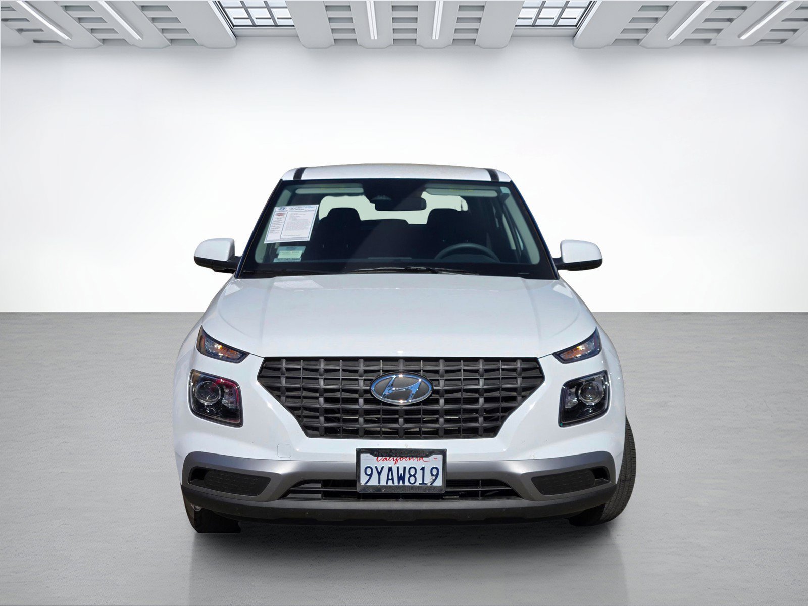 Certified 2026 Hyundai Venue SE FWD image 2