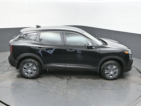 New 2026 Nissan Kicks S image 28