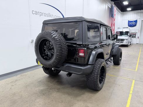 Used 2018 Jeep Wrangler Unlimited Sport AWD/4WD image 7
