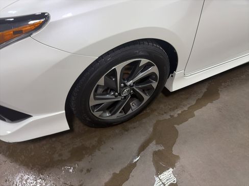 Used 2018 Toyota Corolla iM w/ All-Weather Mat Package image 9