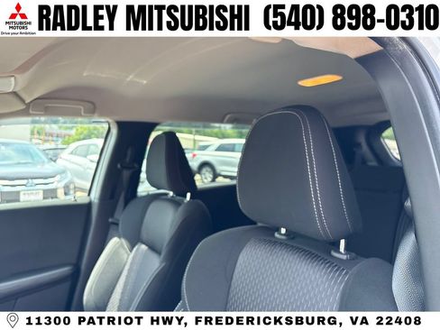 Used 2022 Mitsubishi Outlander ES AWD/4WD image 2