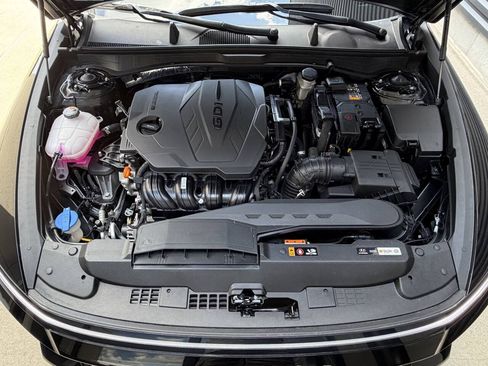 Used 2025 Hyundai Sonata SE FWD image 29