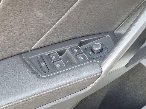 Used 2024 Volkswagen Tiguan SE FWD image 18