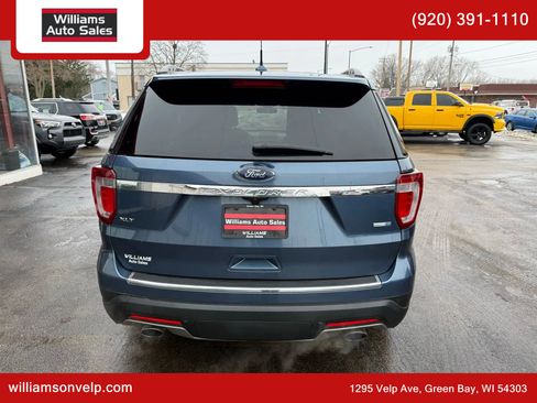Used 2018 Ford Explorer XLT w/ Equipment Group 202A image 4