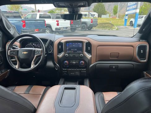 Used 2022 Chevrolet Silverado 1500 High Country w/ Technology Package AWD/4WD image 25