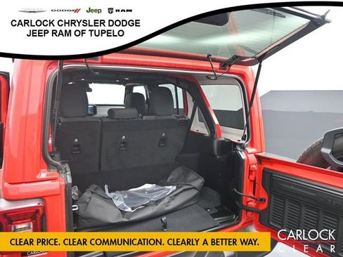 Used 2025 Jeep Wrangler Sahara AWD/4WD image 31