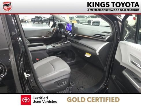 Certified 2025 Toyota Sienna XLE AWD/4WD image 6