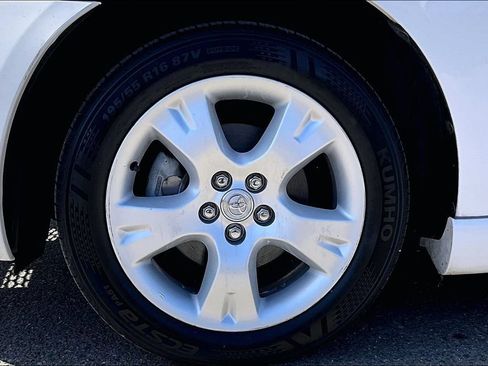 Used 2003 Toyota Matrix XR w/ Sport Pkg FWD image 34