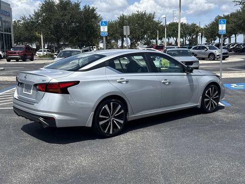 Used 2021 Nissan Altima 2.5 SR FWD image 4