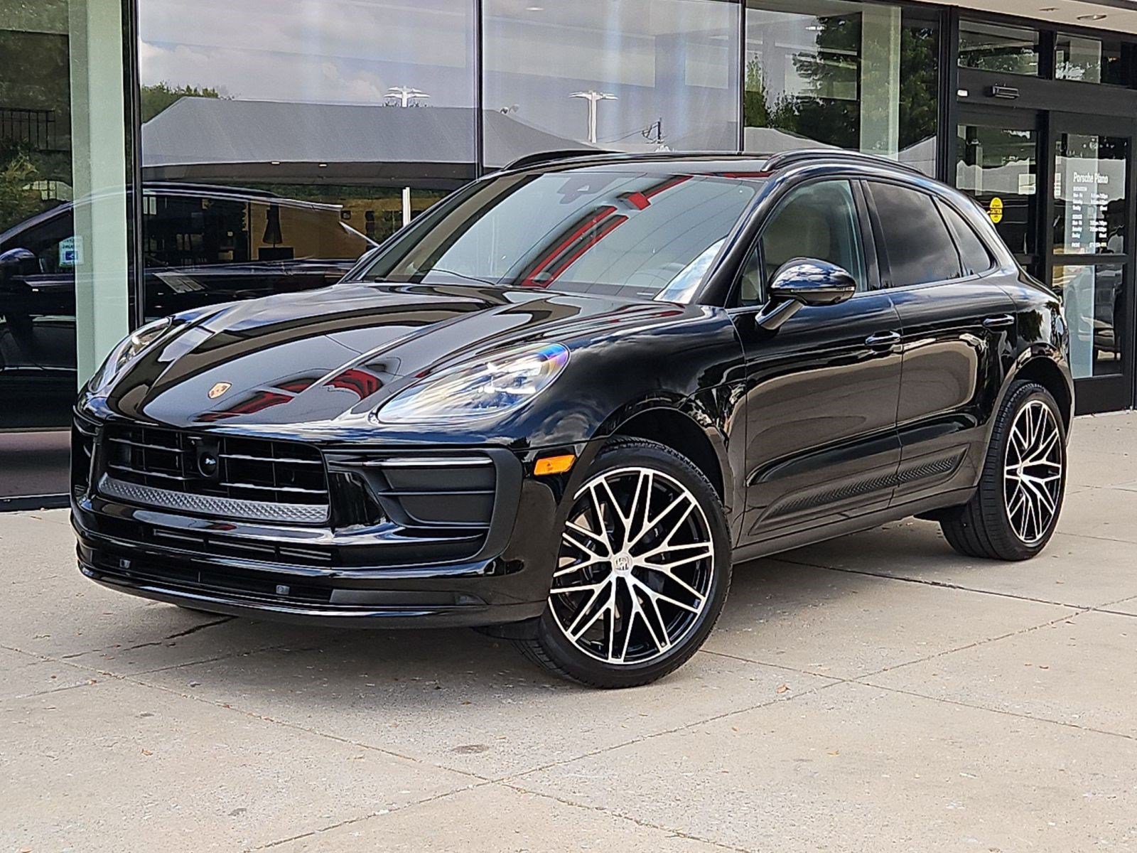 Certified 2026 Porsche Macan AWD/4WD image 1