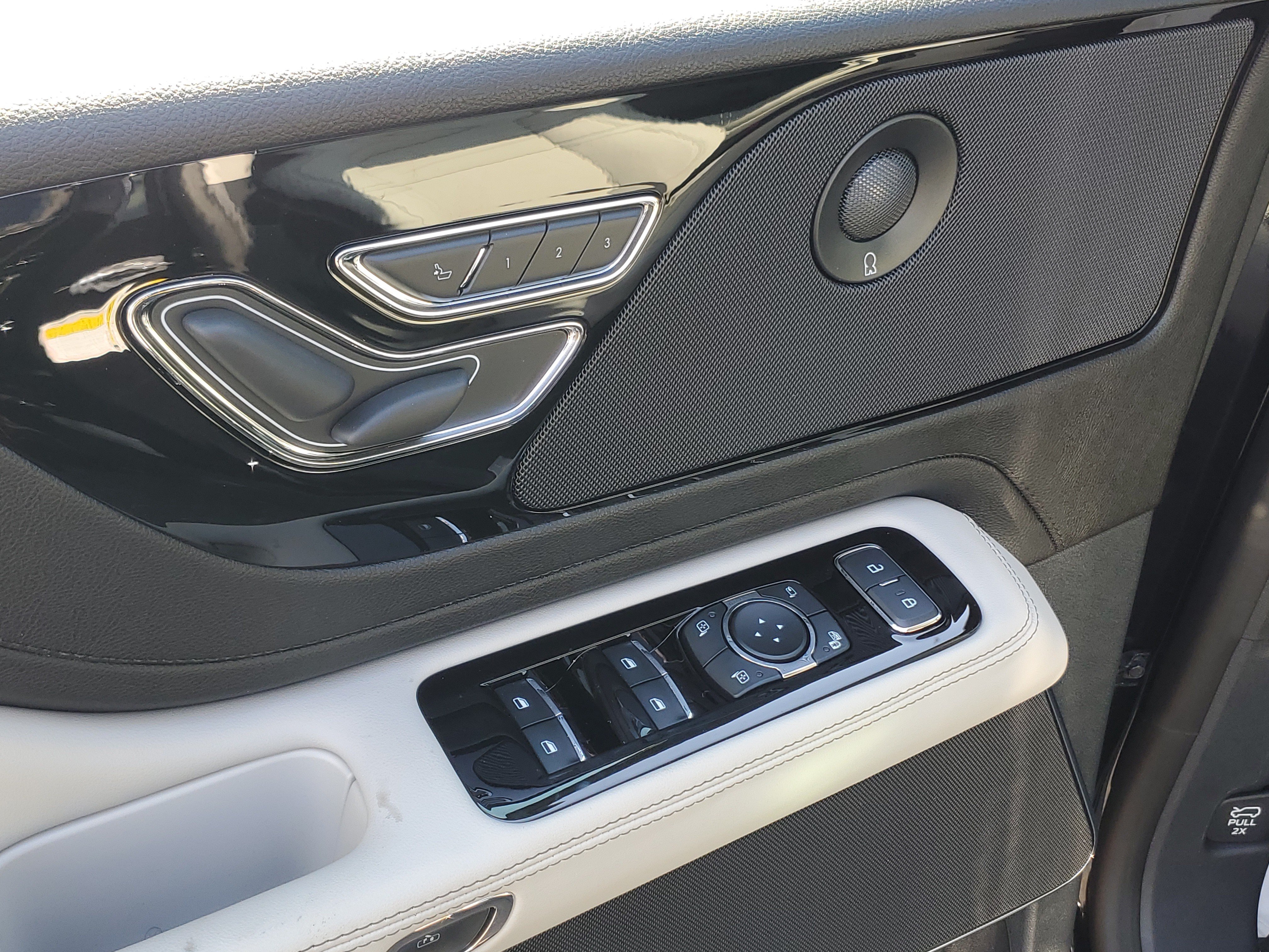 New 2027 Lincoln Aviator Reserve w/ Jet Appearance Package AWD/4WD image 8