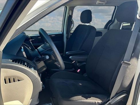 Used 2020 Dodge Grand Caravan SE FWD image 16