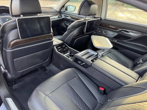 Used 2016 BMW 750i xDrive image 22
