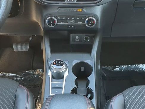 Used 2025 Ford Escape ST-Line image 19