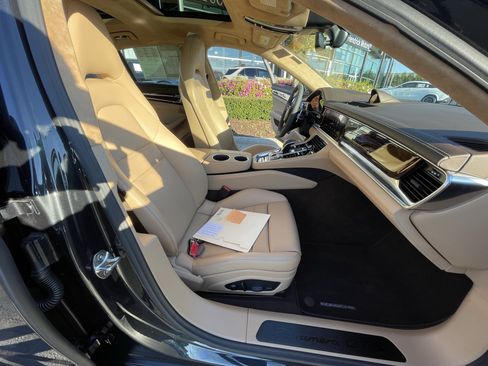 Used 2023 Porsche Panamera GTS image 35