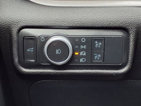 Certified 2022 Ford Explorer XLT w/ Equipment Group 202A image 15