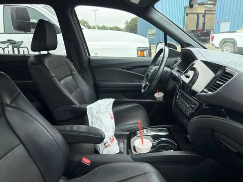 Used 2021 Honda Pilot Black Edition image 6