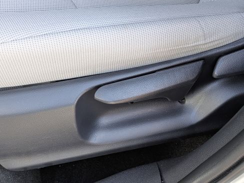 Used 2023 Toyota Corolla Cross L image 20