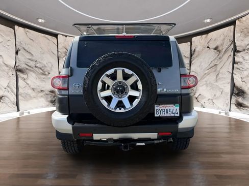 Used 2014 Toyota FJ Cruiser 4WD w/ Upgrade Package image 7