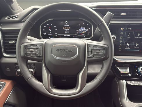 Used 2025 GMC Sierra 2500 Denali Ultimate image 11