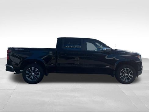 Used 2024 Chevrolet Silverado 1500 LT AWD/4WD image 14