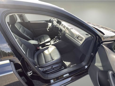 Used 2017 Volkswagen Jetta SE image 13