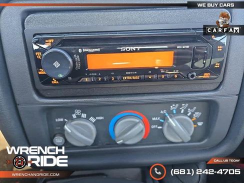 Used 1997 Pontiac Firebird Firebird w/ Opt Pkg image 19