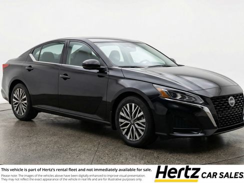 Used 2025 Nissan Altima 2.5 SV FWD image 1
