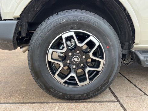 New 2025 Ford Bronco Outer Banks image 7