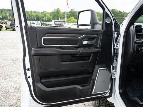 New 2026 RAM 4500 4x4 Crew Cab DRW w/ Laramie Trim Package image 15